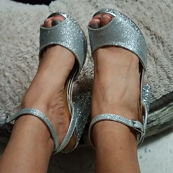 Badgley Mischka Luke Platforms - Picture 6 of 8